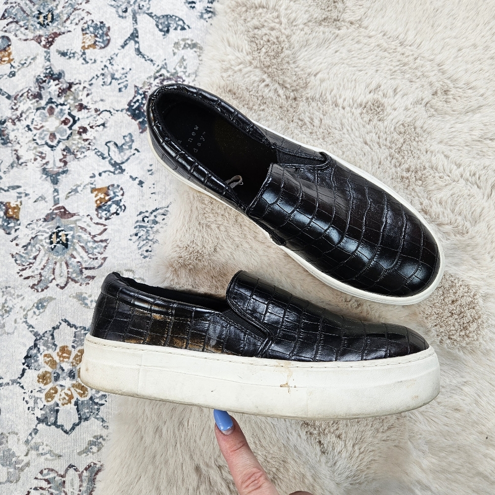 A New Day Women's Bibi Sneakers Black Snake Skin Like Print US 7.5 - Picture 2 of 9